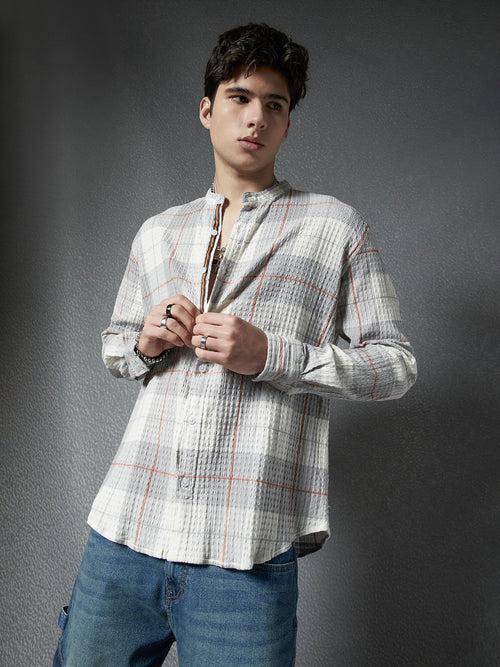 Men Relaxed Fit Cotton Textured Check Mandarin Collar Grey White Cotton Plaid Shirt