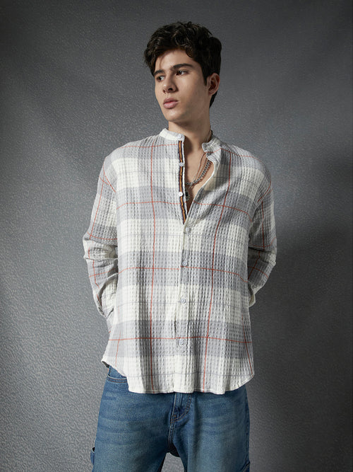 Men Relaxed Fit Cotton Textured Check Mandarin Collar Grey White Cotton Plaid Shirt