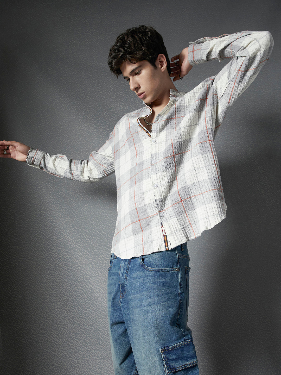 Men Relaxed Fit Cotton Textured Check Mandarin Collar Grey White Cotton Plaid Shirt