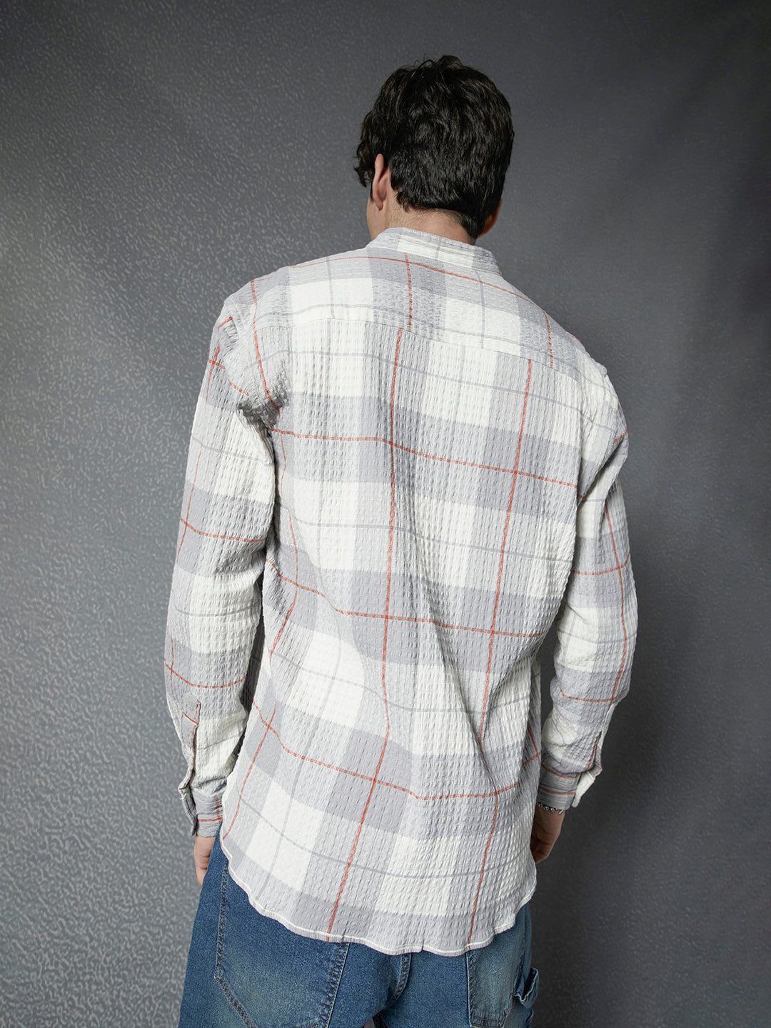 Men Relaxed Fit Cotton Textured Check Mandarin Collar Grey White Cotton Plaid Shirt