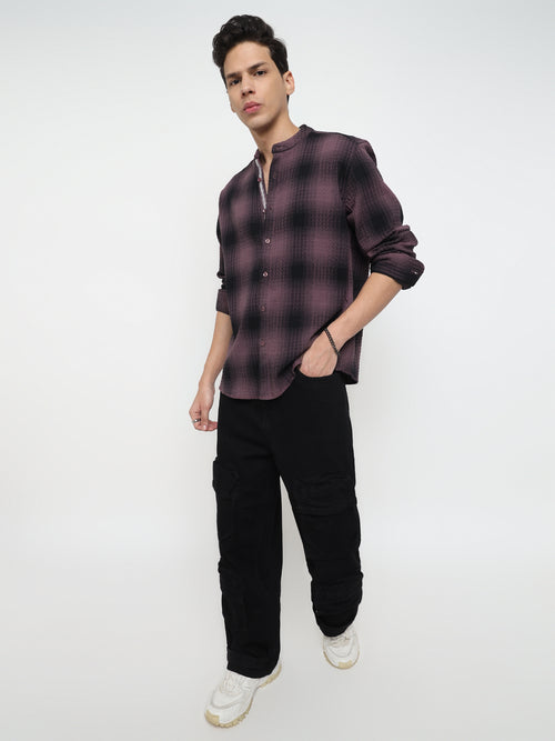 Men Relaxed Fit Cotton Textured Check Mandarin Collar Grey White Cotton Plaid Shirt