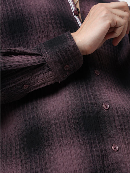Men Relaxed Fit Cotton Textured Check Mandarin Collar Grey White Cotton Plaid Shirt